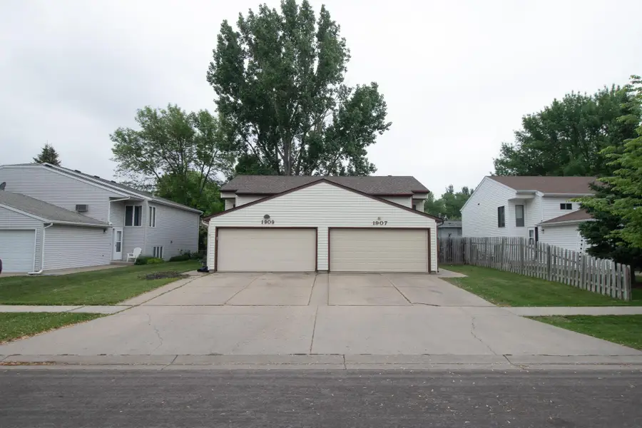 1907 29th Avenue S, Fargo, ND 58103 - #3