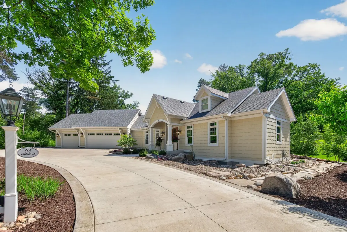 94 Neptune Street, Mahtomedi, MN 55115 - #1