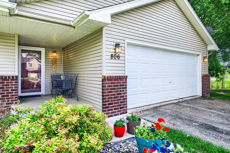 806 Boldt Street, Chaska, MN 55318 - #3