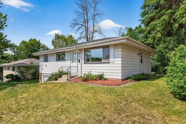 3211 Indiana Avenue N, Robbinsdale, MN 55422