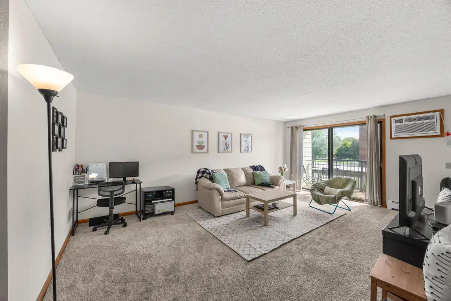 4 Pine Tree Drive #212, Arden Hills, MN 55112 - #2