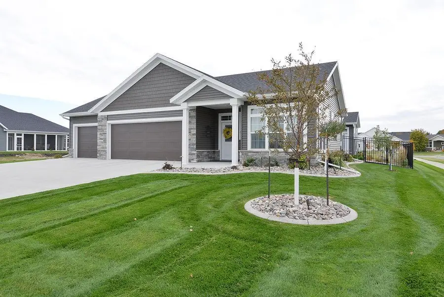 4078 49th Avenue S, Fargo, ND 58104 - #2