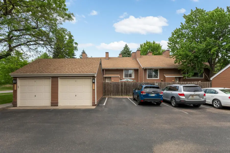 814 Seal Street, Saint Paul, MN 55114 - #2