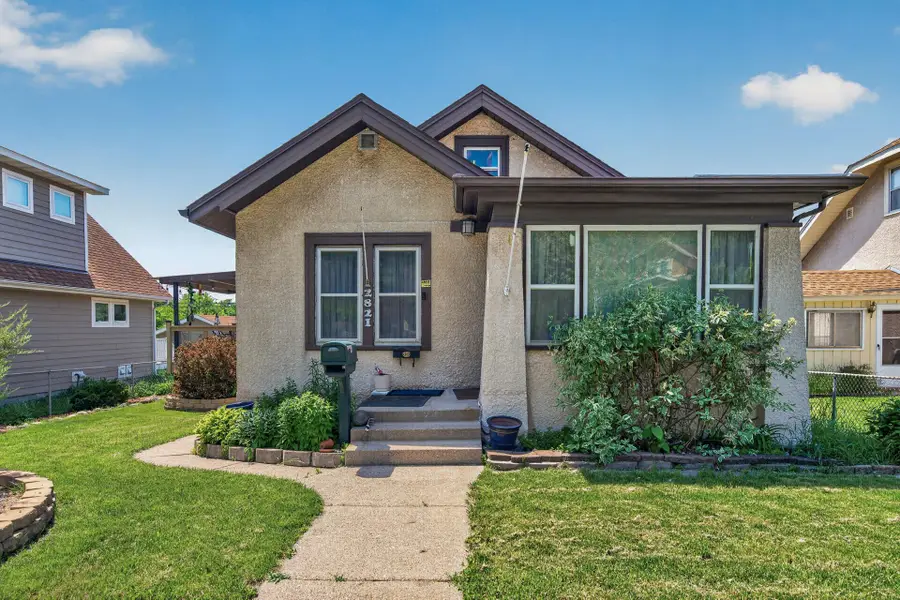 2821 Knox Avenue N, Minneapolis, MN 55411 - #2