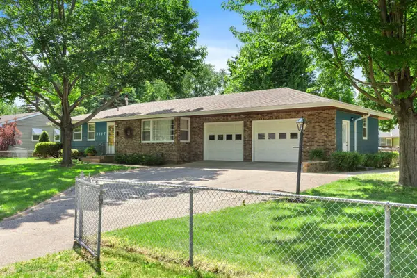 8117 Iris Drive N, Brooklyn Park, MN 55428