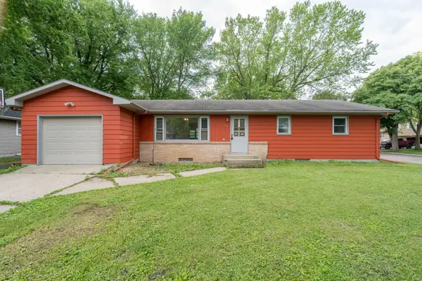 395 W Minnesota Street, Le Center, MN 56057