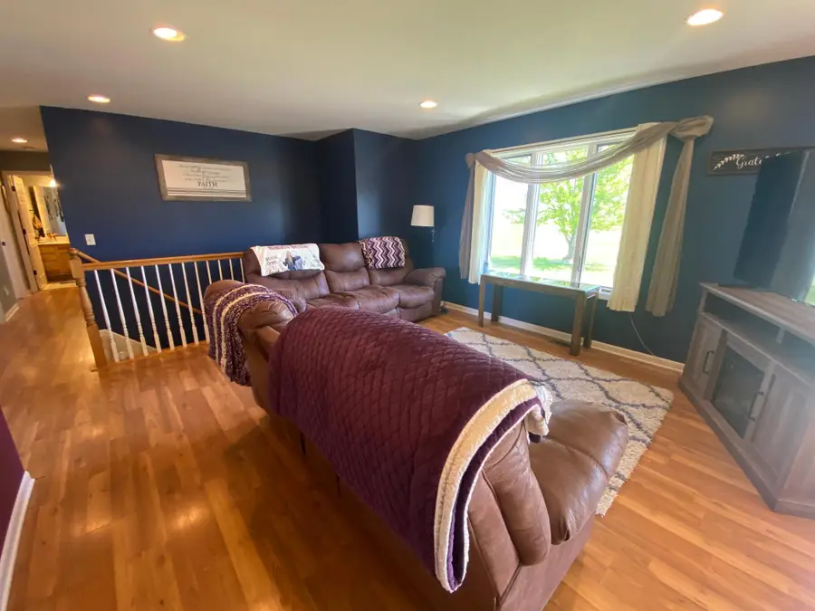 428 6th Court Se, Dover, MN 55929 - #3