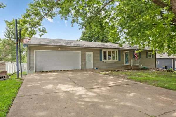 1401 Summer Lane, Faribault, MN 55021