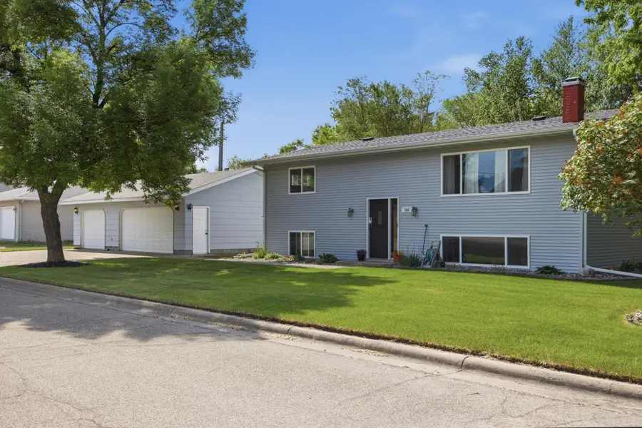 304 6th Avenue Se, Barnesville, MN 56514 - #3