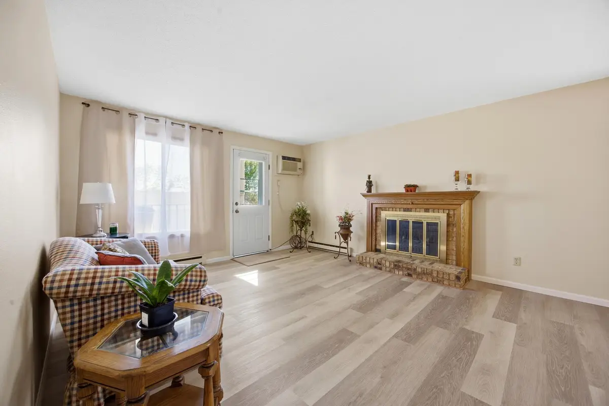 341 Prairiewood Circle S #208, Fargo, ND 58103 - #1