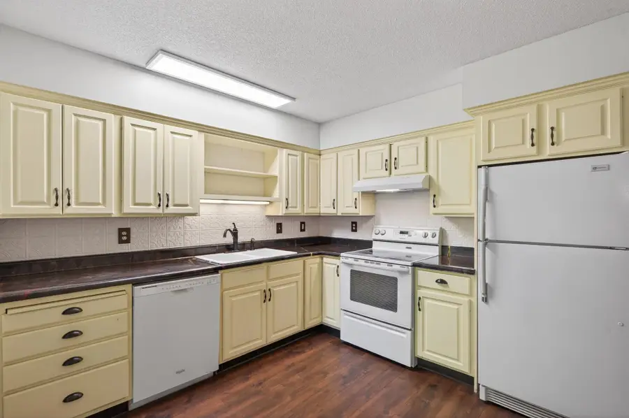 2200 Nevada Avenue S #206, Saint Louis Park, MN 55426 - #2