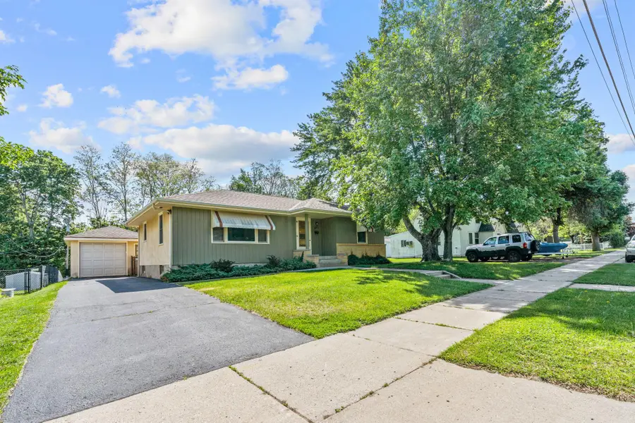 845 Spencer Street S, Shakopee, MN 55379 - #3