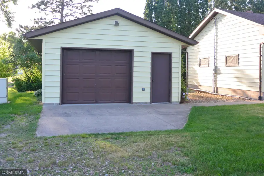 1110 Mcleod Avenue N, Glencoe, MN 55336 - #3