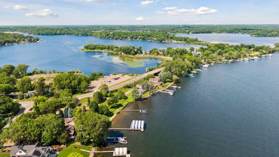 36XX N Shore Drive, Wayzata, MN 55391 - #2