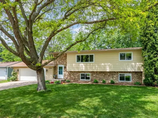 112316 Baxter Court, Chaska, MN 55318