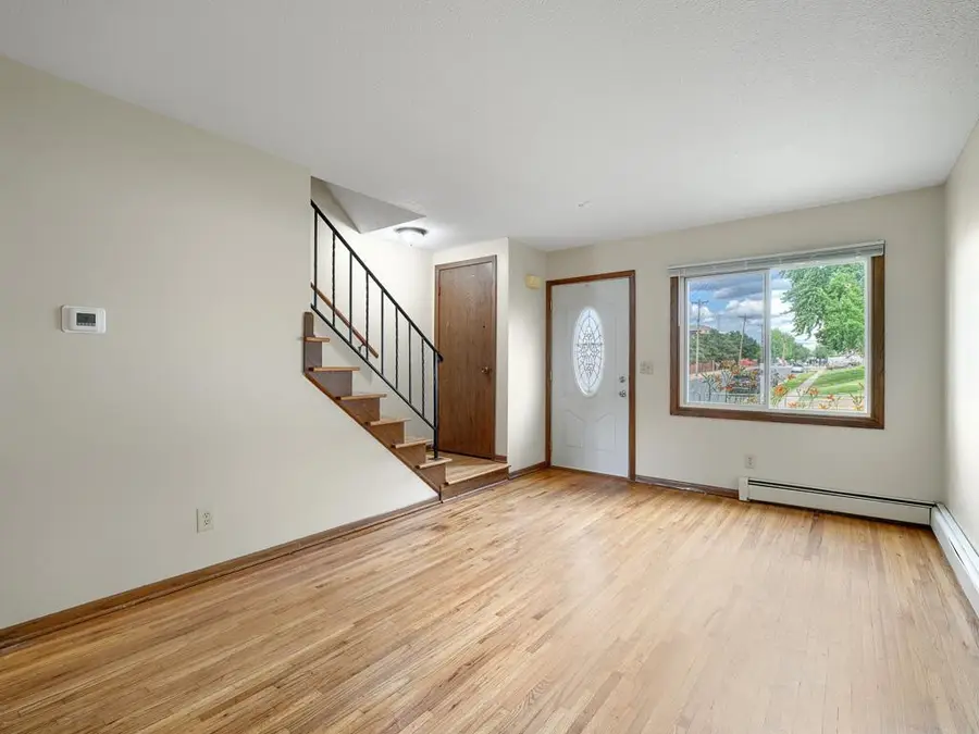 141 9th Avenue N, South Saint Paul, MN 55075 - #3