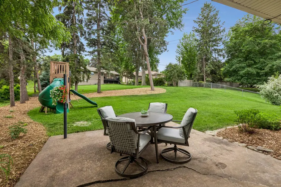 1353 Hillcrest Drive Ne, Fridley, MN 55432 - #2