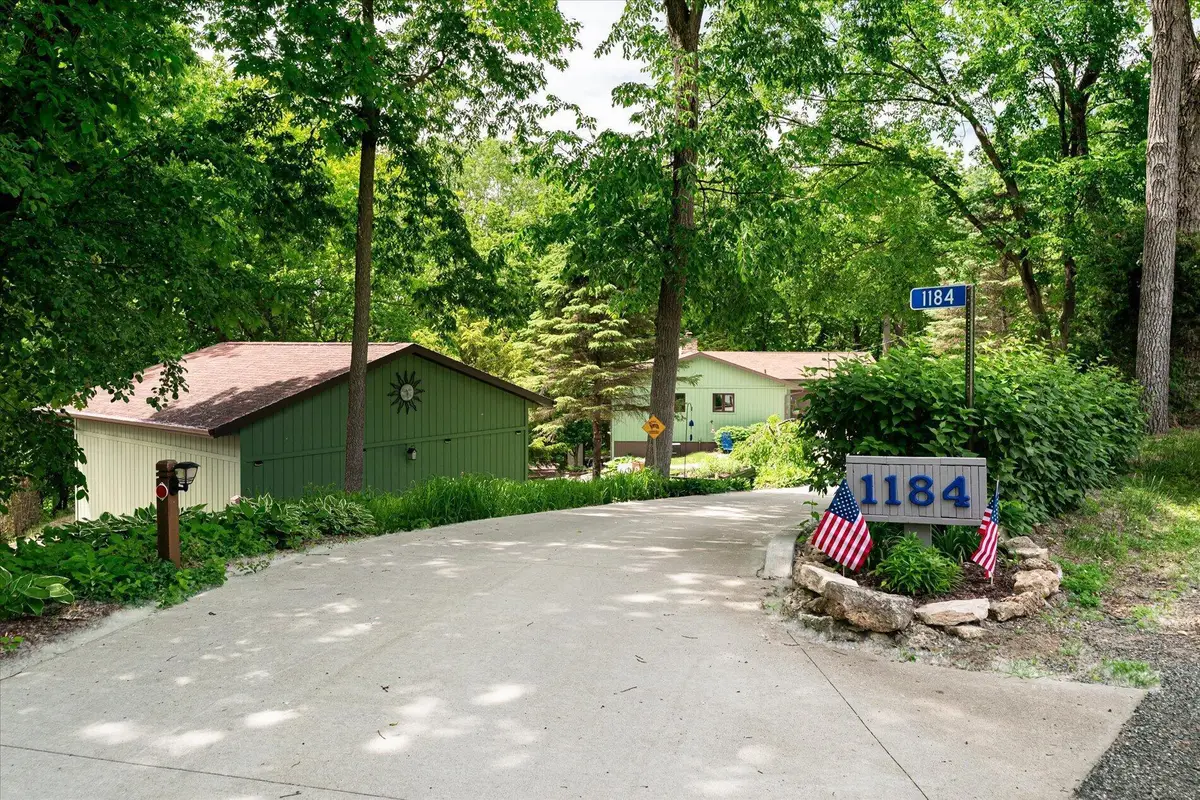1184 Crescent Hills Drive, La Crescent, MN 55947 - #1