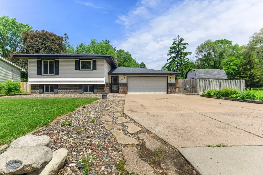 2515 Hillview Road, Mounds View, MN 55112 - #2