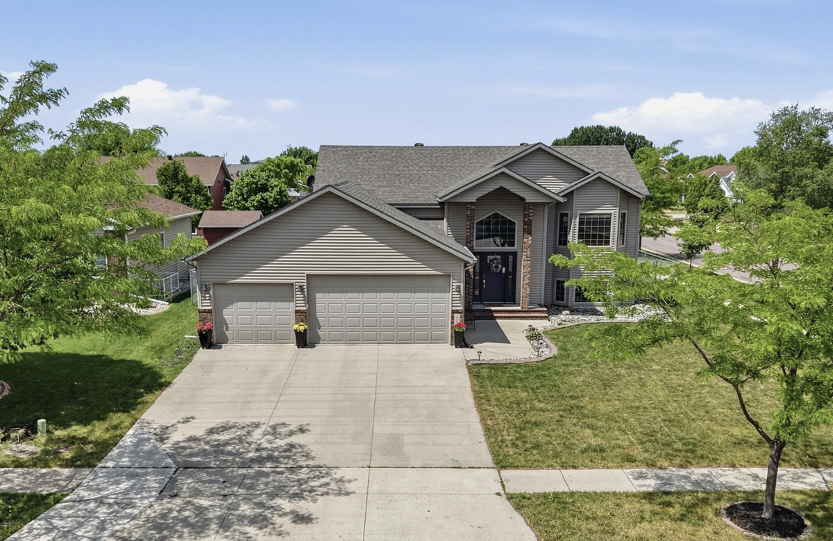 3507 Taylor Street S, Fargo, ND 58104 - #1