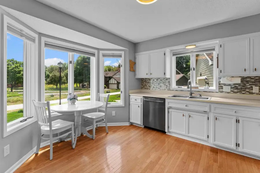 899 Park Knoll Drive, Eagan, MN 55123 - #2