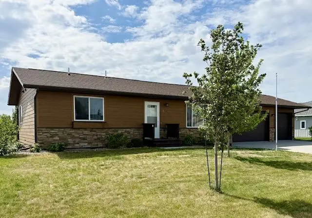 822 9th Avenue Sw, Perham, MN 56573 - #2