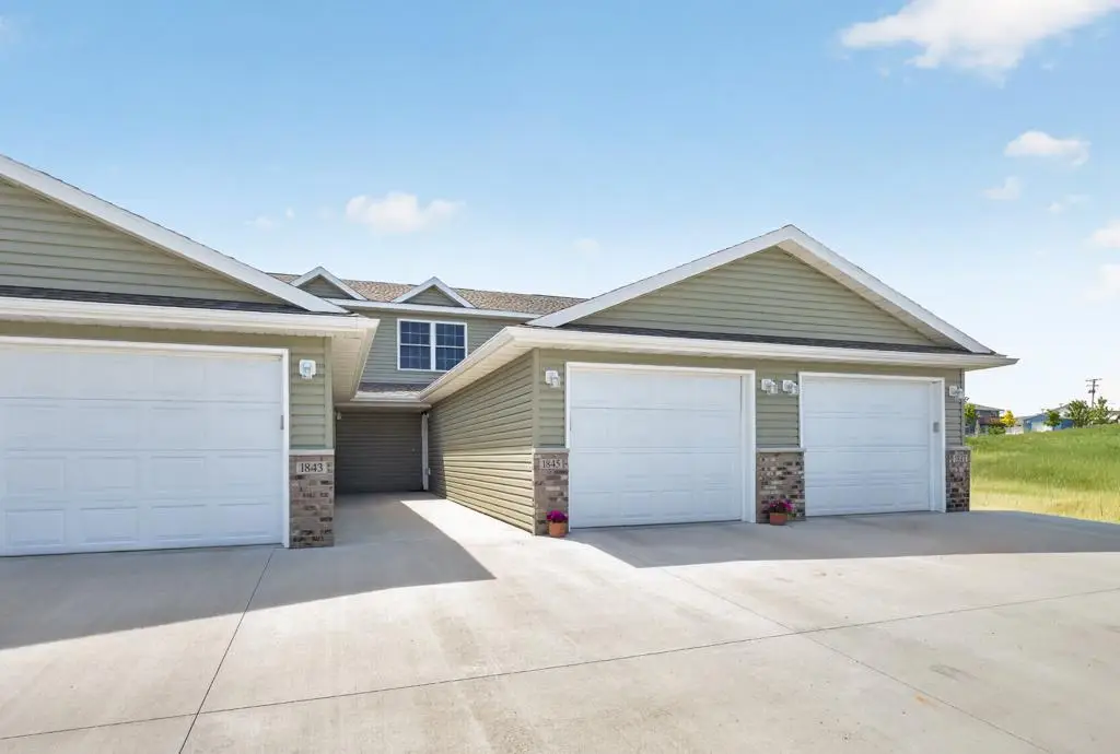 1845 Daniel Lane Ne, Stewartville, MN 55976 - #1