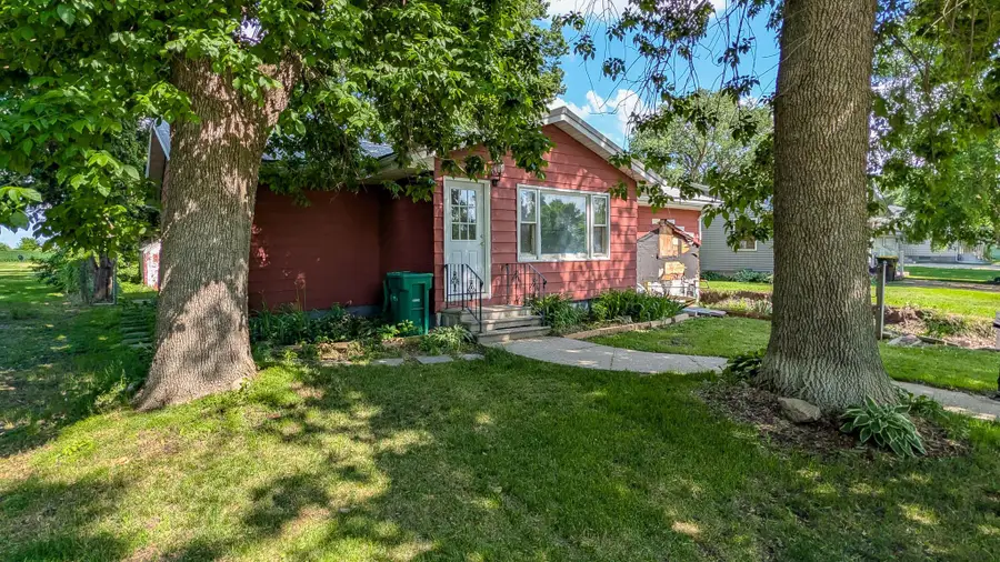 781 4th Avenue Se, Wells, MN 56097 - #2