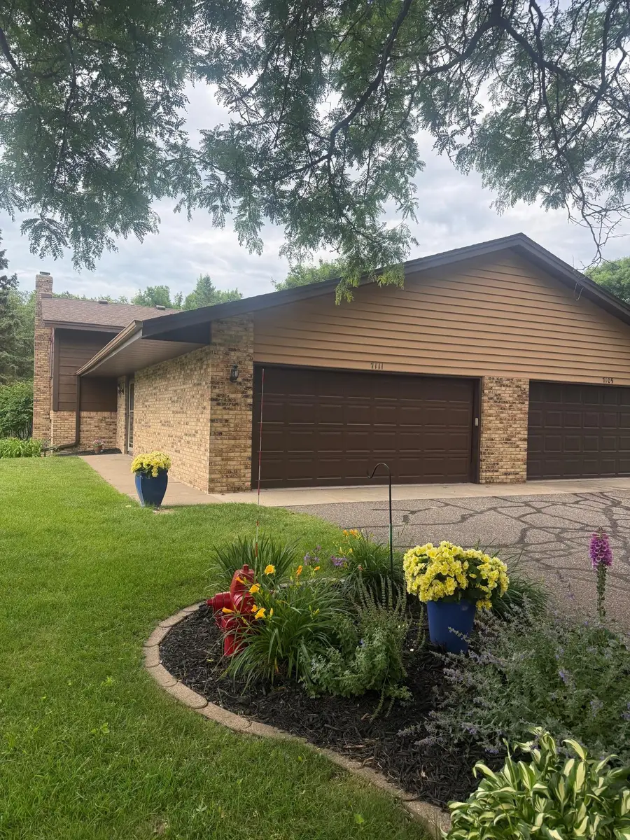 7111 Robinwood Bay, Woodbury, MN 55125 - #2