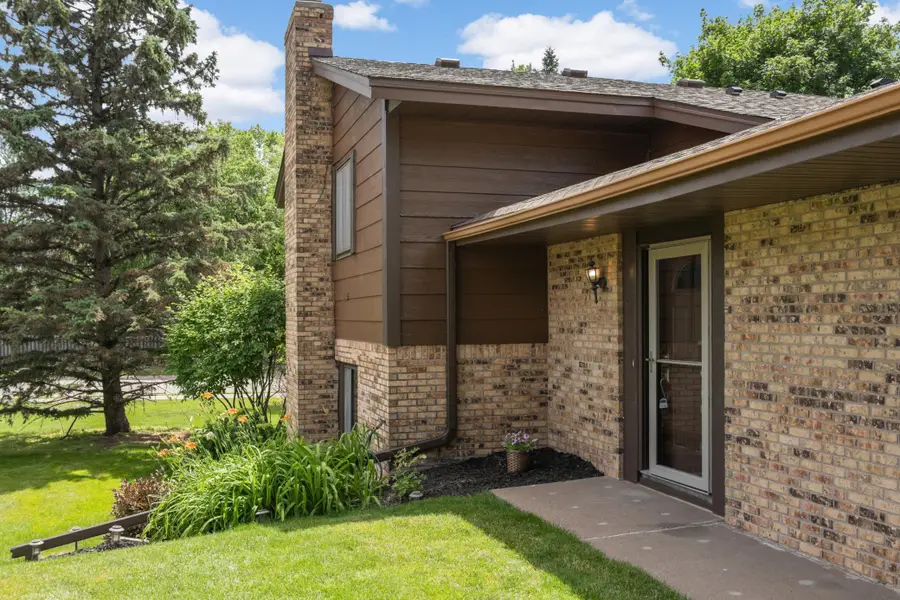 7111 Robinwood Bay, Woodbury, MN 55125 - #3