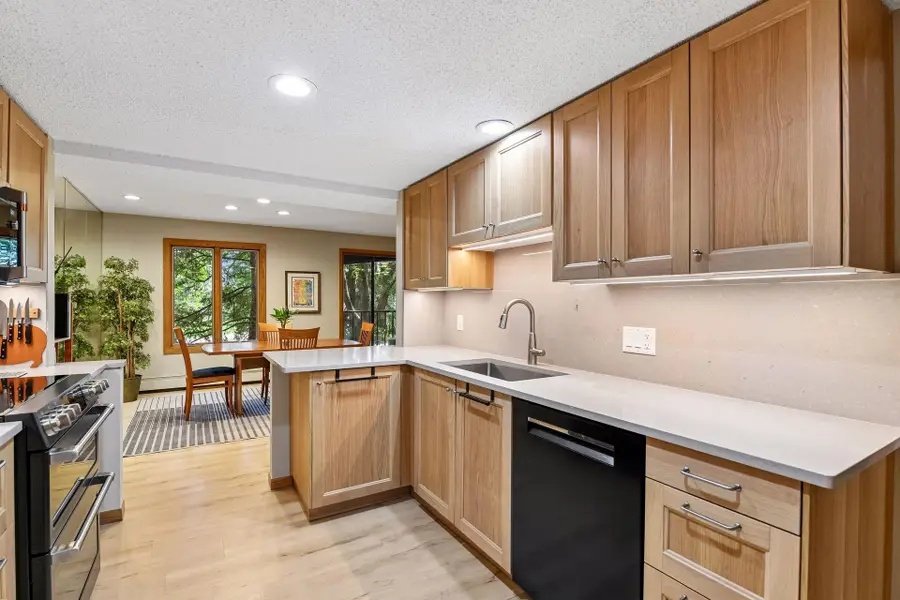 6051 Laurel Avenue #112, Golden Valley, MN 55416 - #3