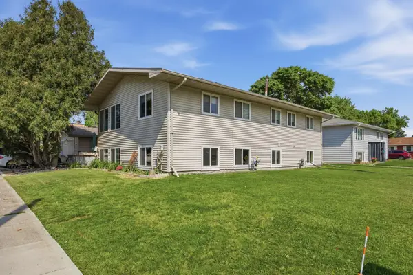 1014 24th Avenue S, Moorhead, MN 56560