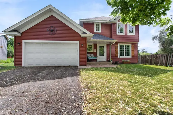 864 Winterberry Court, Woodbury, MN 55125