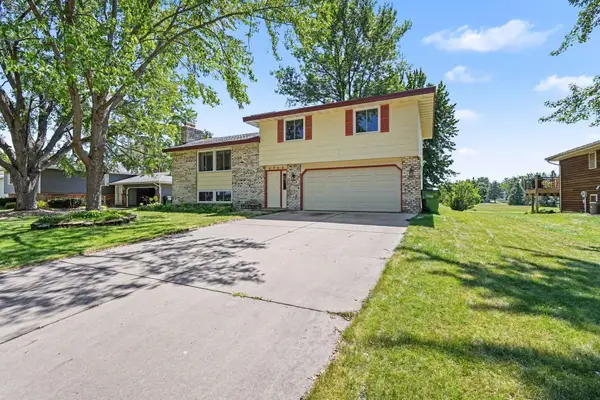 1728 132nd Avenue Ne, Blaine, MN 55449