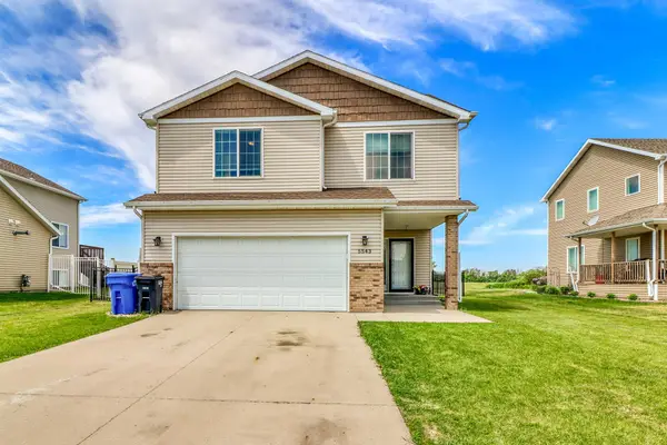 5543 27th Street S, Fargo, ND 58104