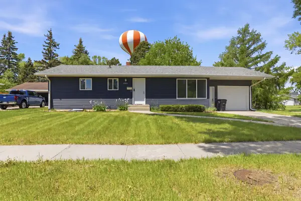 2934 10th Street N, Fargo, ND 58102