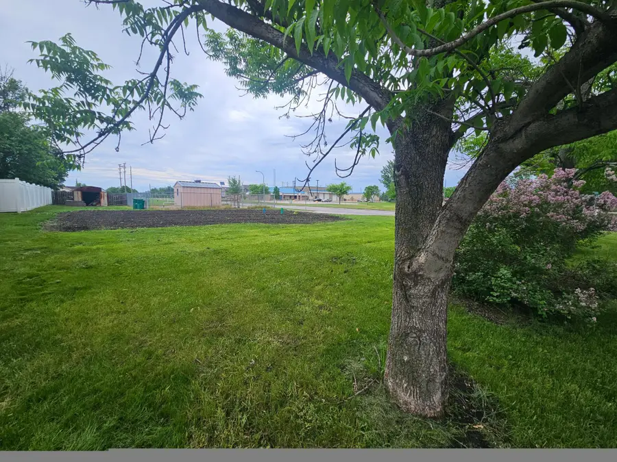 1801 4th Street N, Wahpeton, ND 58075 - #3