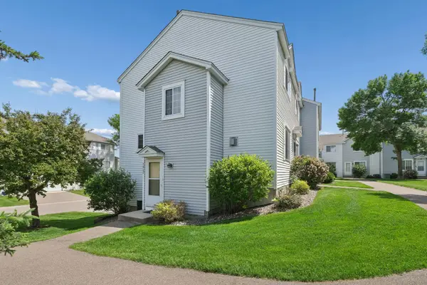 9062 Terra Verde Trail, Eden Prairie, MN 55347