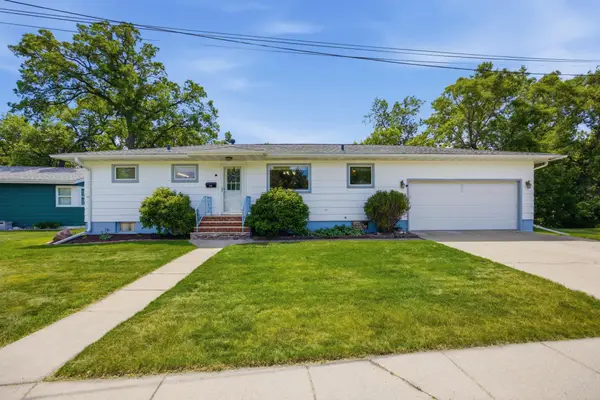 543 4th Avenue W, West Fargo, ND 58078