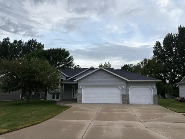 1907 33rd Street S, Moorhead, MN 56560