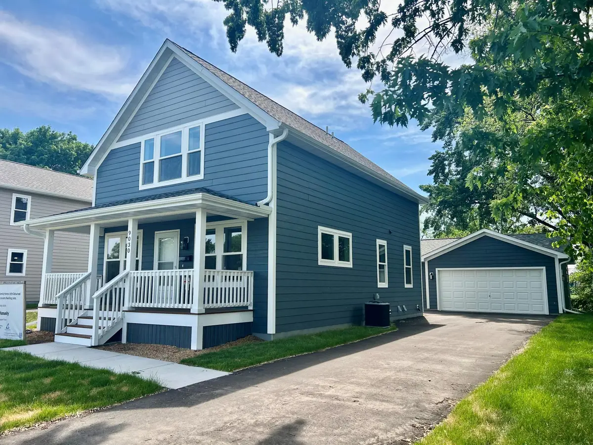 9030 Park Avenue S, Bloomington, MN 55420 - #1