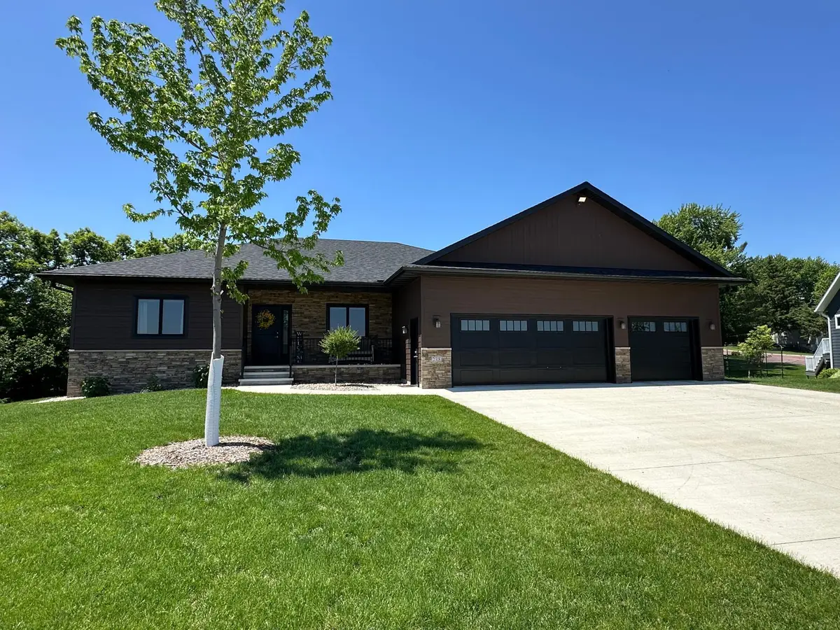 2318 Red Bird Lane, Fairmont, MN 56031 - #1
