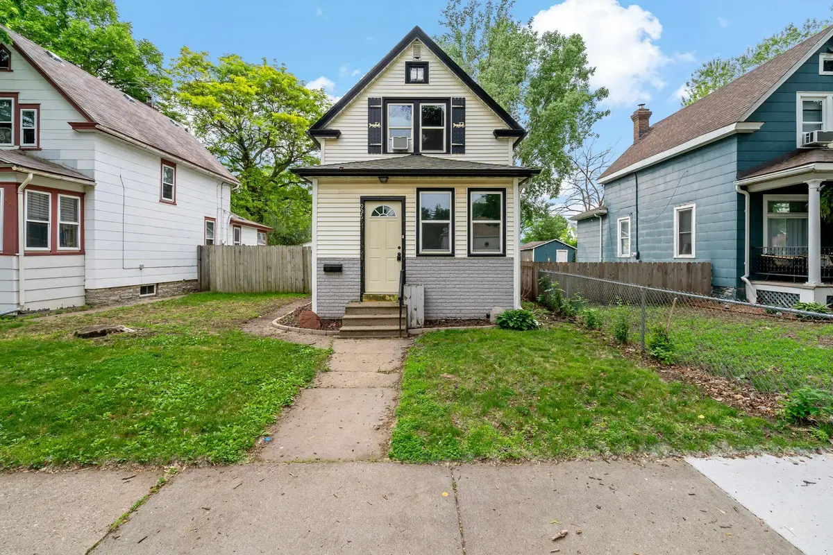 996 Charles Avenue, Saint Paul, MN 55104 - #1