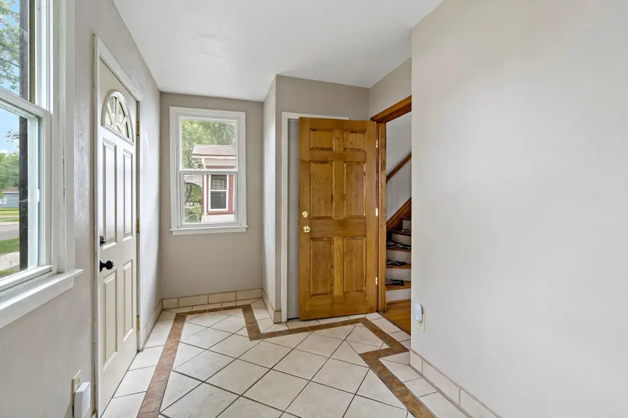 996 Charles Avenue, Saint Paul, MN 55104 - #2