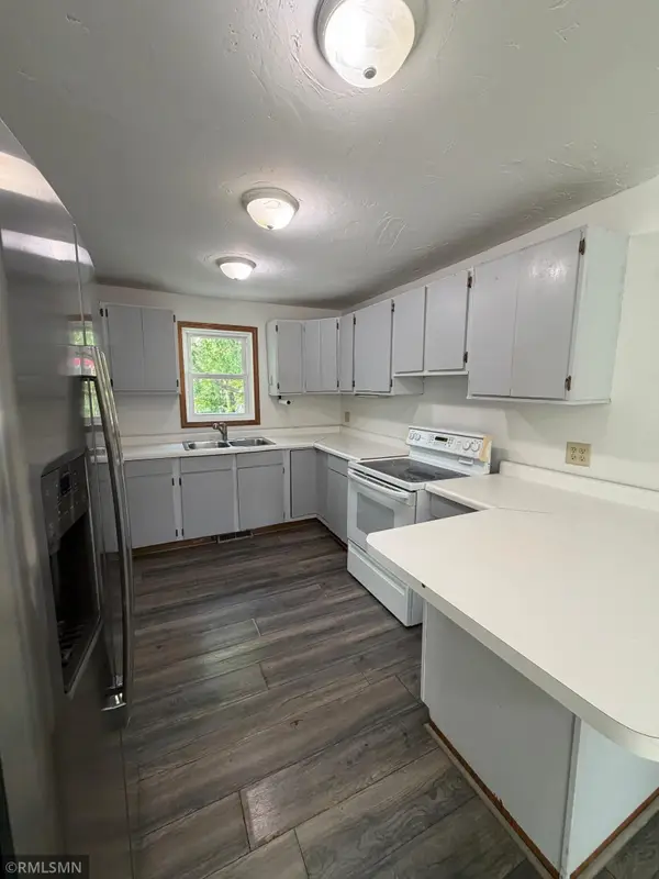 607 1st Avenue E, Shakopee, MN 55379