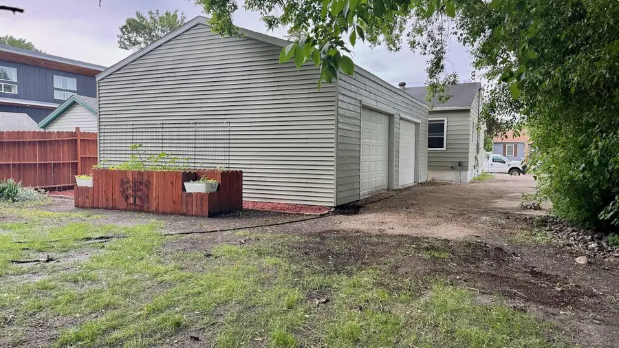 326 Elmwood Avenue S, Fargo, ND 58103 - #3