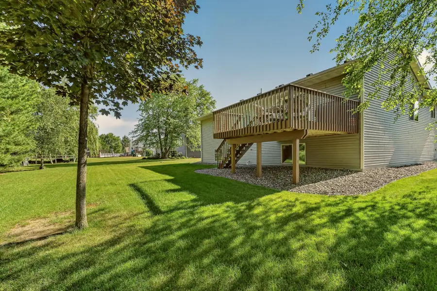 405 11th Avenue Nw, Dodge Center, MN 55927 - #3
