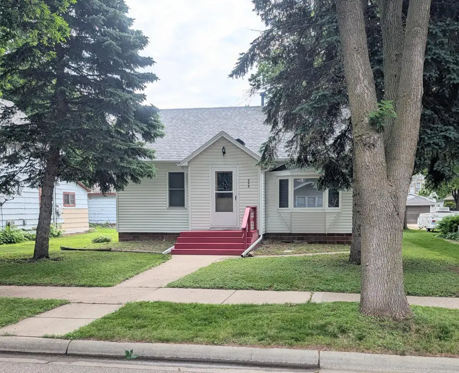 208 S 7th Street, Montevideo, MN 56265 - #2
