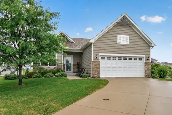 8270 Oakview Court N, Maple Grove, MN 55369
