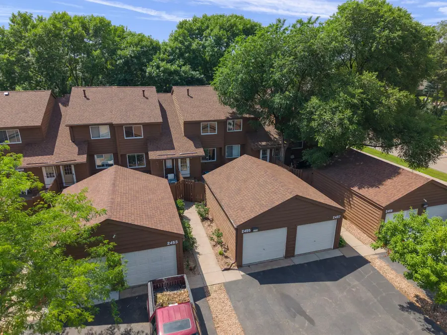2455 Crestwood Drive, North Saint Paul, MN 55109 - #2